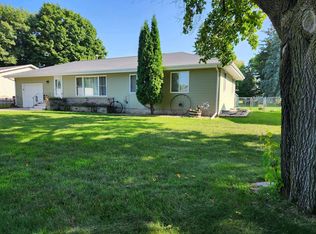 408 3rd St NW, New Richland, MN 56072