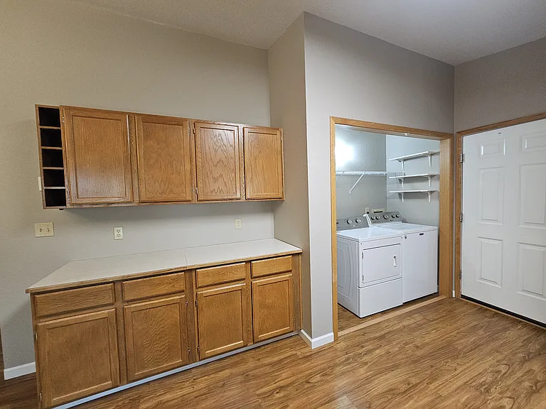 604 Tanager Ct — Photo 8