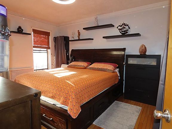 5th image of 290 E 2nd St APT 2D