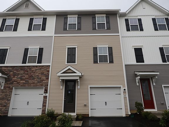 2nd image of 43 Basswood St
