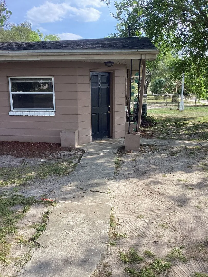 Three Bedroom One Bath - Mulberry — Photo 1
