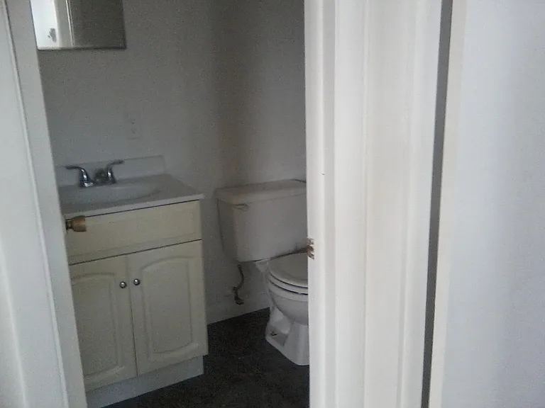 35 Penn St #2 — Photo 3