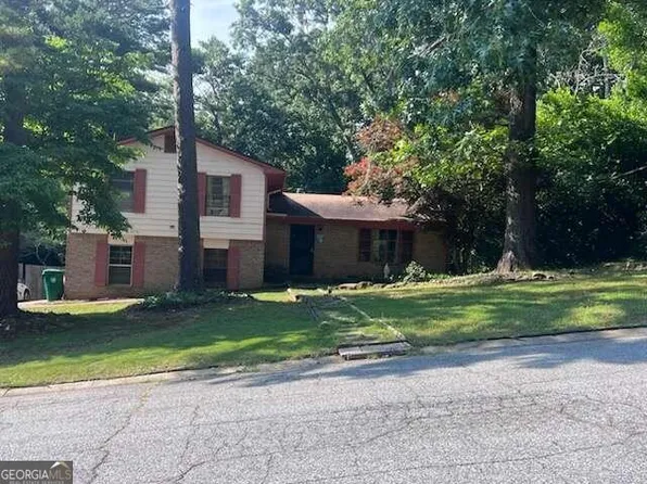 6684 Heathrow Ln, Stone Mountain, GA 30087