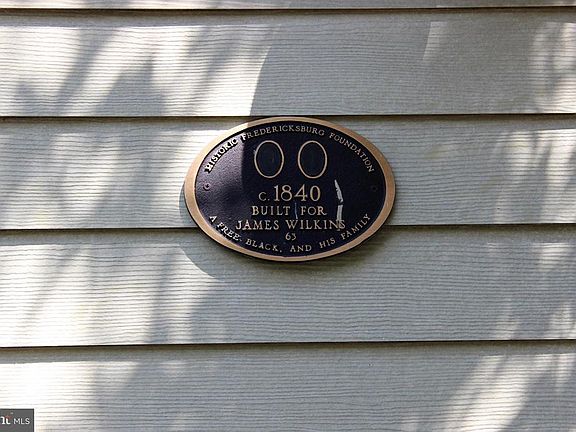 3rd image of 919 Hanover St