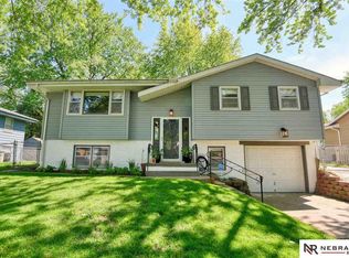 9335 Brownley Dr, Omaha, NE 68134