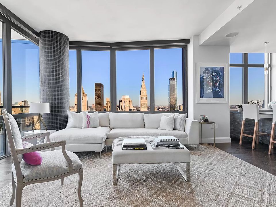 1st image of 101 W 24th St #34CE