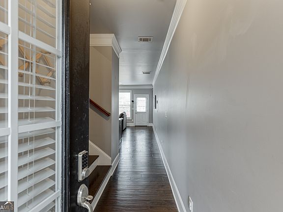 2nd image of 2854 Jordan Oaks Ln #8