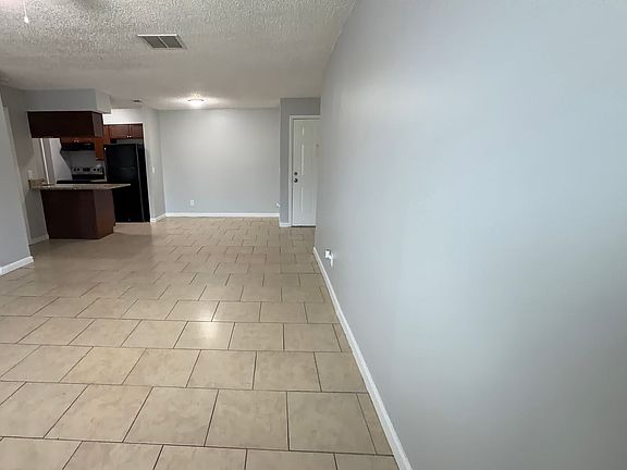 4th image of 636 Golden Raintree Pl #1-638