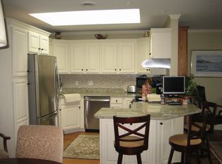 12 Fox Ridge Cres, Warwick, RI 02886