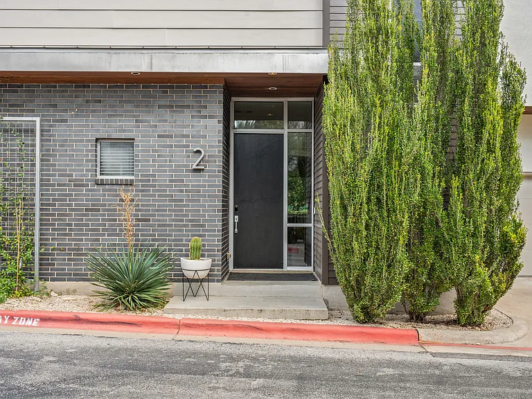 2105 Goodrich Ave — Photo 39