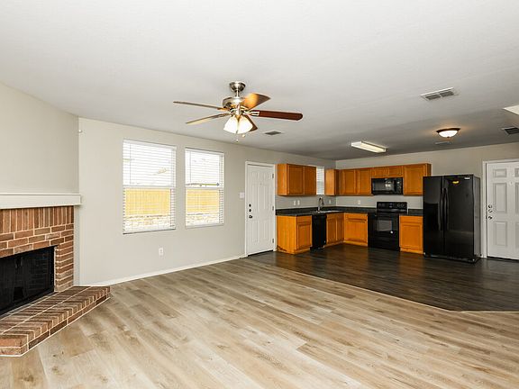 5th image of 1332 Lauren Dr