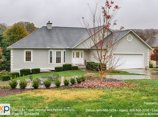 2304 Macintosh Cir, Knoxville, TN 37932