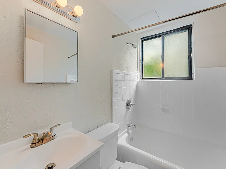 Palm Garden Apartments — Photo 21