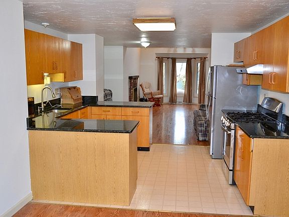 4th image of 183 Copperwood Dr #183