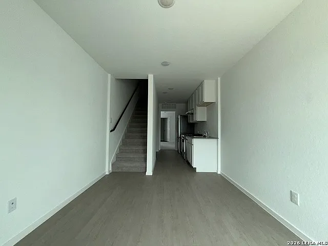 2 bed, 2.0 bath, 850 sqft, $1,275 — Photo 2