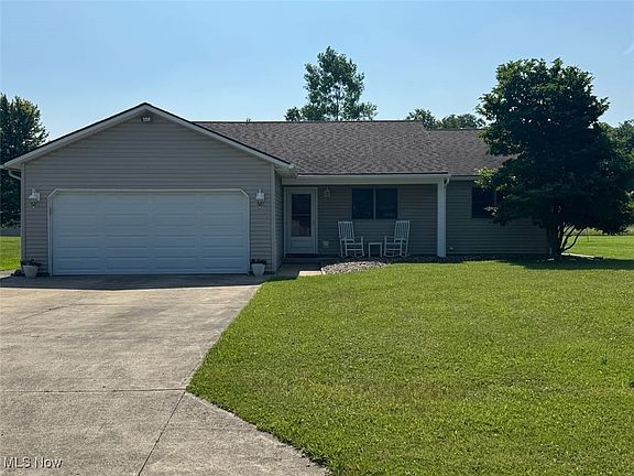 2nd image of 1395 Saffron Dr