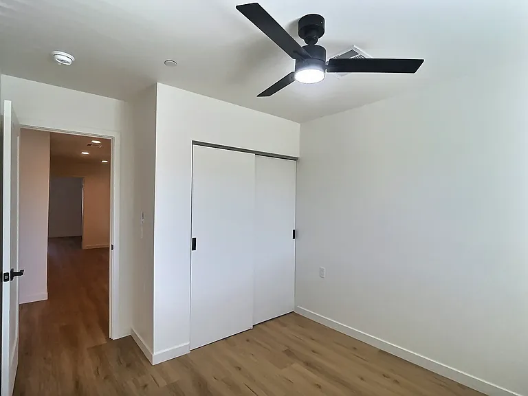 2502 E Paradise Ln #1 — Photo 23