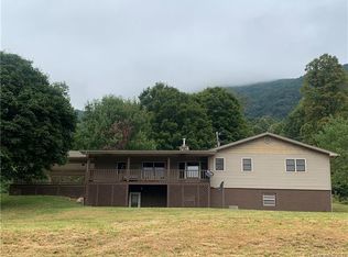 602 Ned Cove Rd, Waynesville, NC 28785