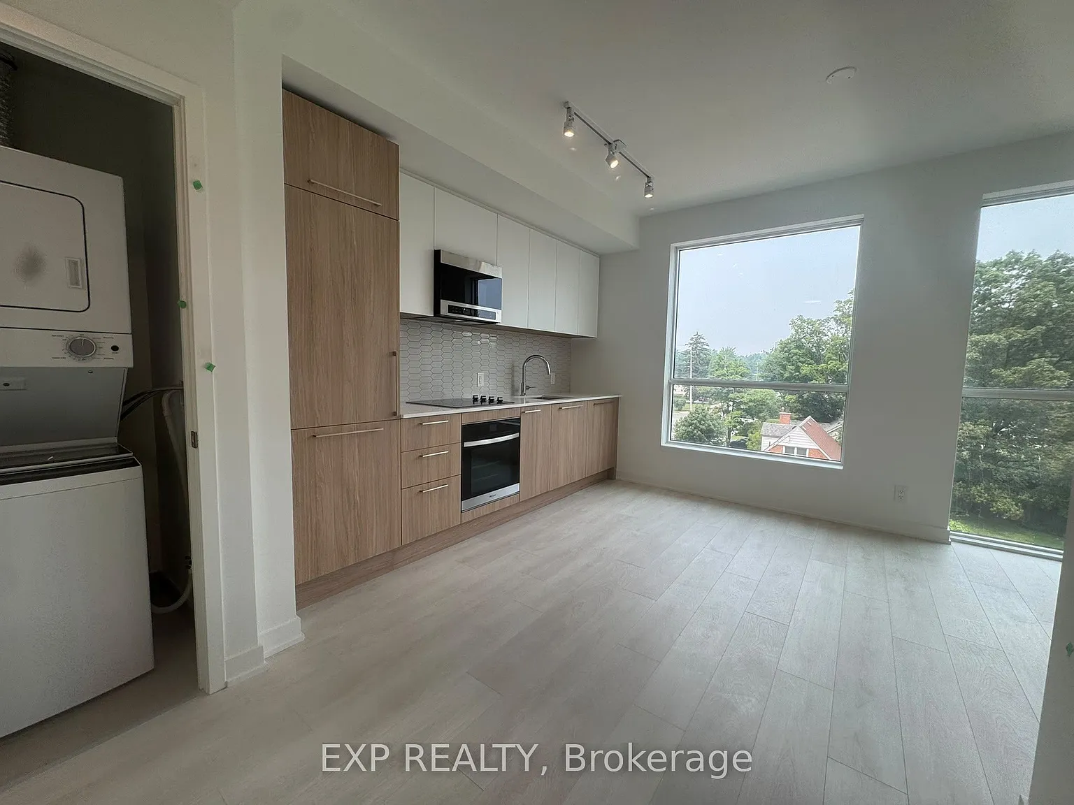 Studio, $1,700 — Photo 4