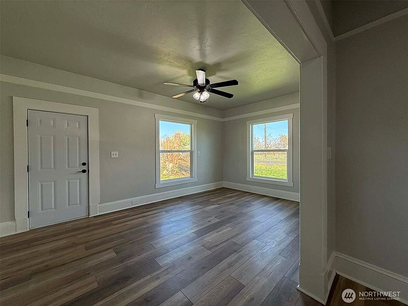 2nd image of 7 Second Street