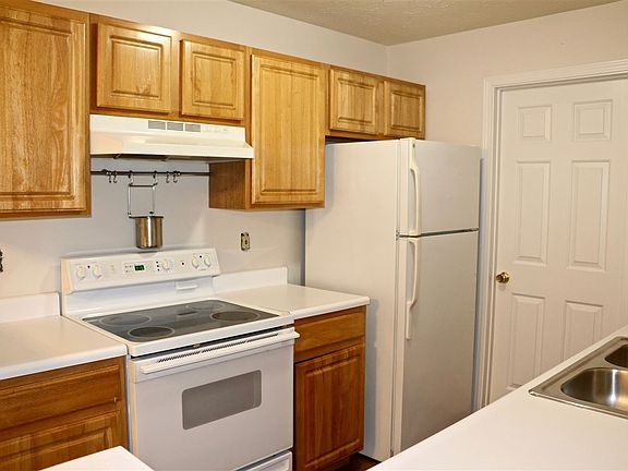 4th image of 10224 Crossbow Ct APT 9