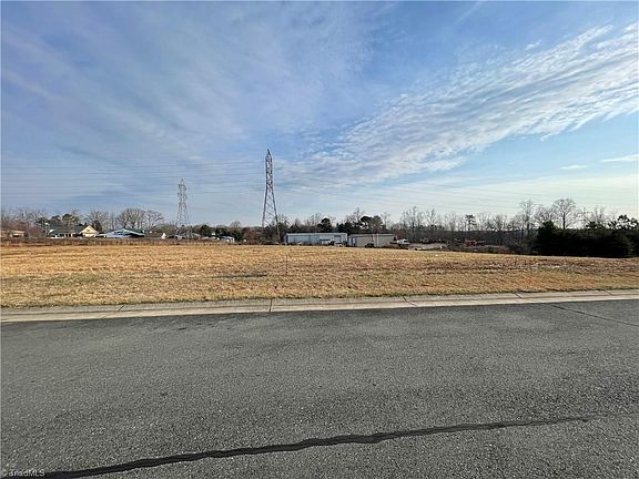 3rd image of 6 River Birch Ct