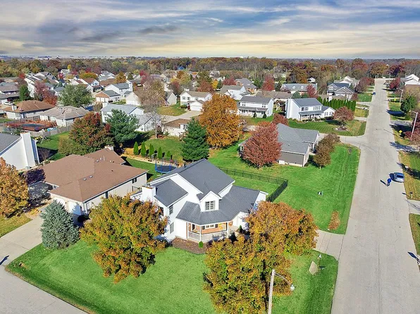 300 Trotter Dr, Heyworth, IL 61745