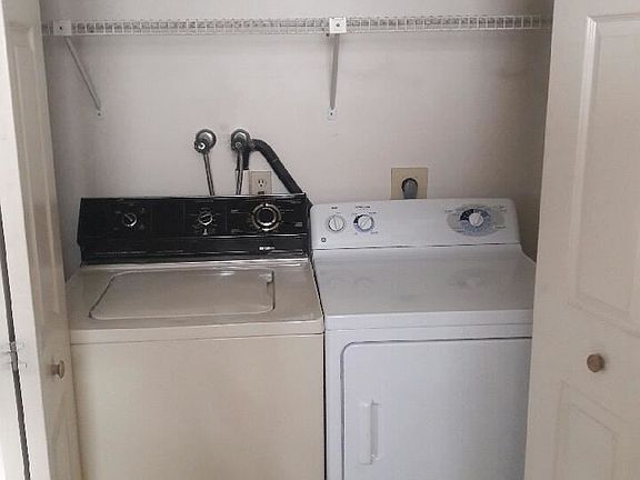 4th image of 33 E Park St APT 203