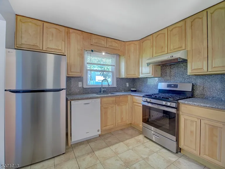 17 Brook Pl — Photo 9