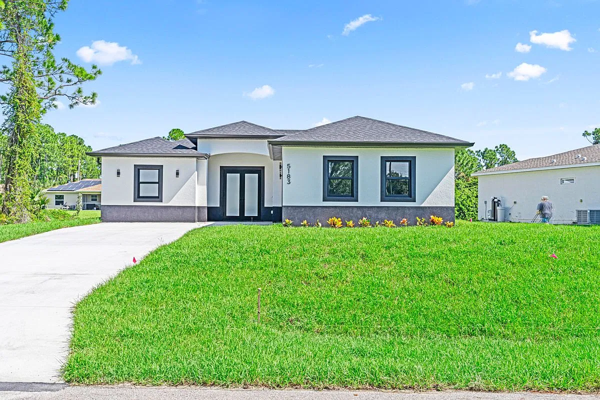 3 bed, 1.5 bath, 1450 sqft, $1,950 — Photo 1