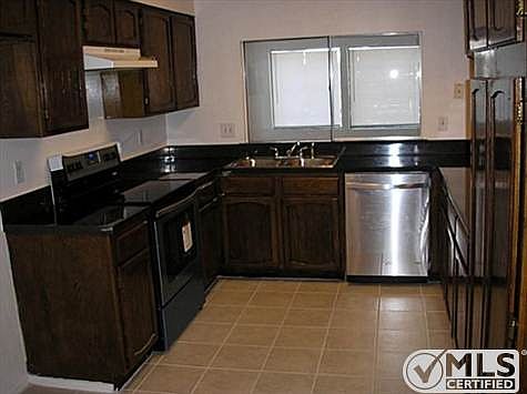 3rd image of 1218 Woodbine St