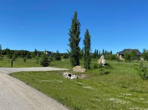 15 Grizzly Way, Rocky View County, AB T4C 0B5
