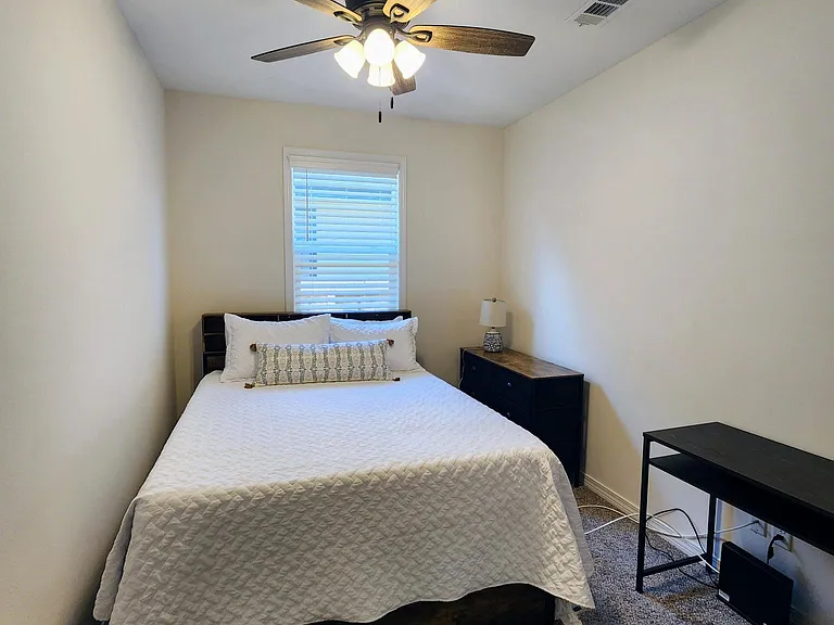 1023 W Blount St — Photo 14