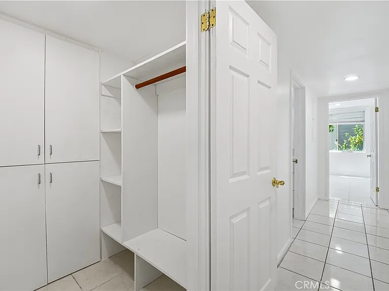 5301 Balboa Blvd #F7 — Photo 17