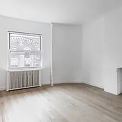 Rented by R New York