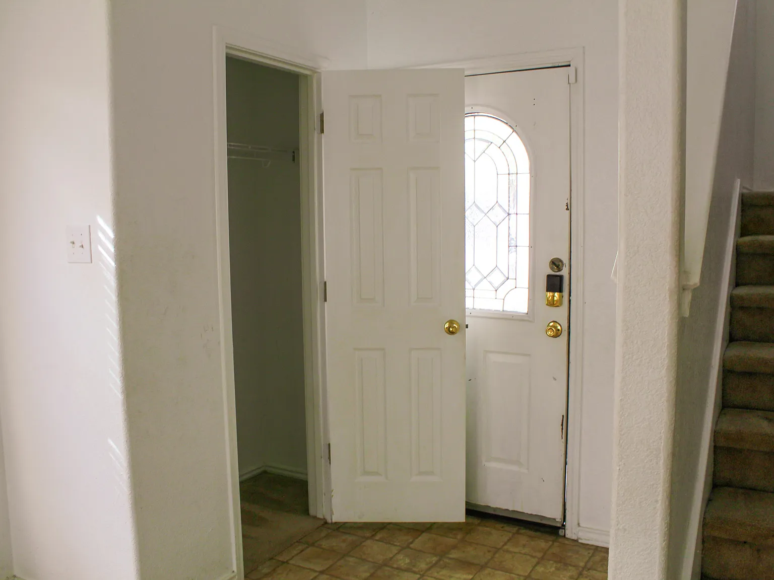 3 bed, 2496 sqft, $1,800 — Photo 3