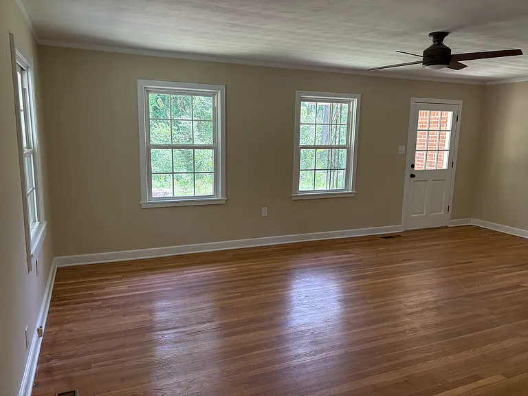 2540 University Ave — Photo 20