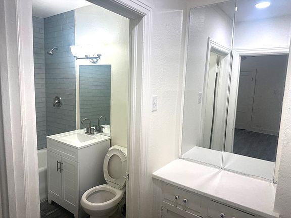 4th image of 4217 Wycliff Ave #1BDUM