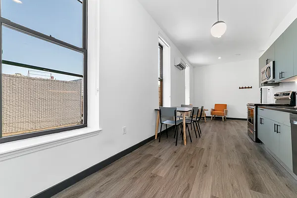 Rented by MNS | media 40