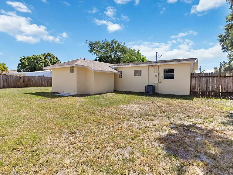 2908 Emory St — Photo 27