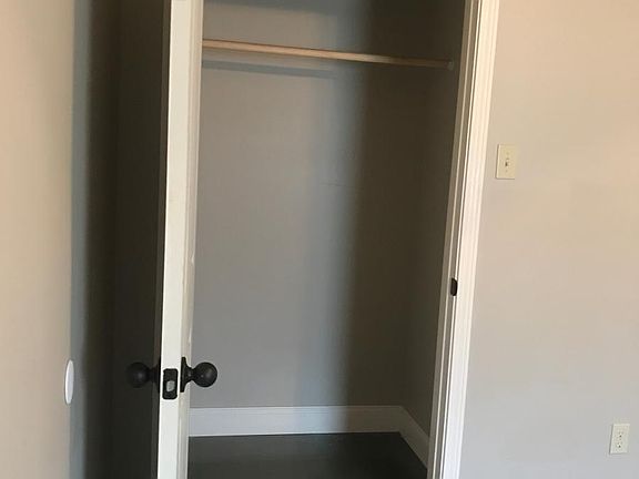 4th image of 711 Bergerie St