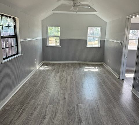 2nd image of 4 Johnson St