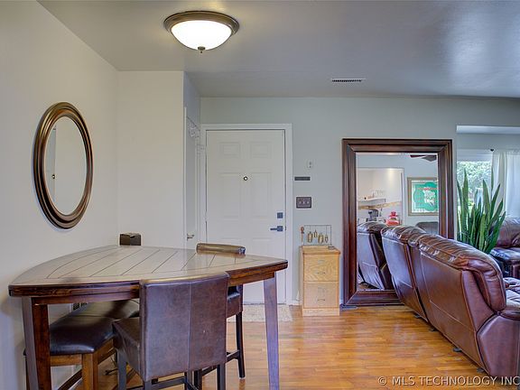 5th image of 1828 E 10th St