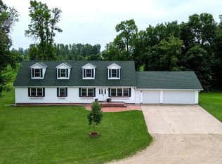 11042 95th St, Glencoe, MN 55336
