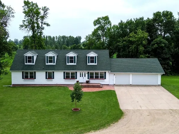 11042 95th St, Glencoe, MN 55336