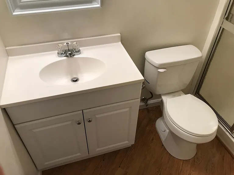 Master bath en-suite