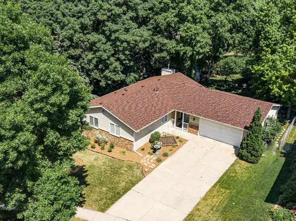 1019 High Meadow Ln SW, Rochester, MN 55902