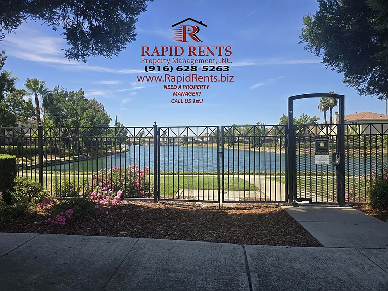 4900 Trouville Ln — Photo 15
