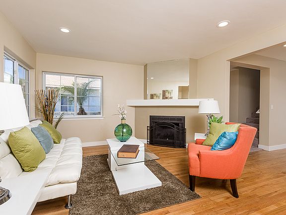 3rd image of 4805 Castle Ave