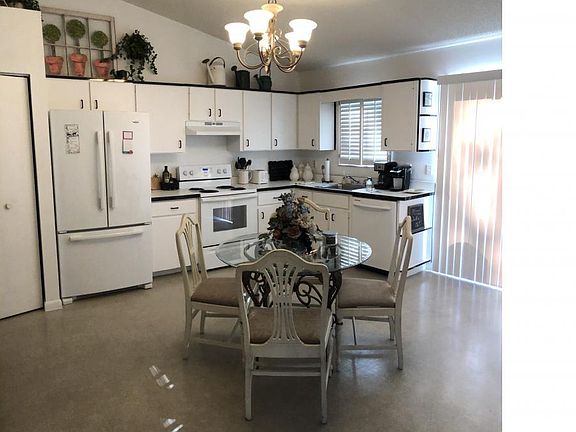 3rd image of 2910 India Palm Dr